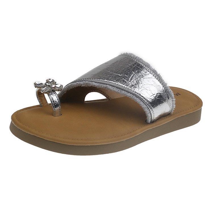 

Soft-soled slippers women s summer wear 2025 new French Internet celebrity rhinestone cover toe flat-bottomed beach cool slippers 40