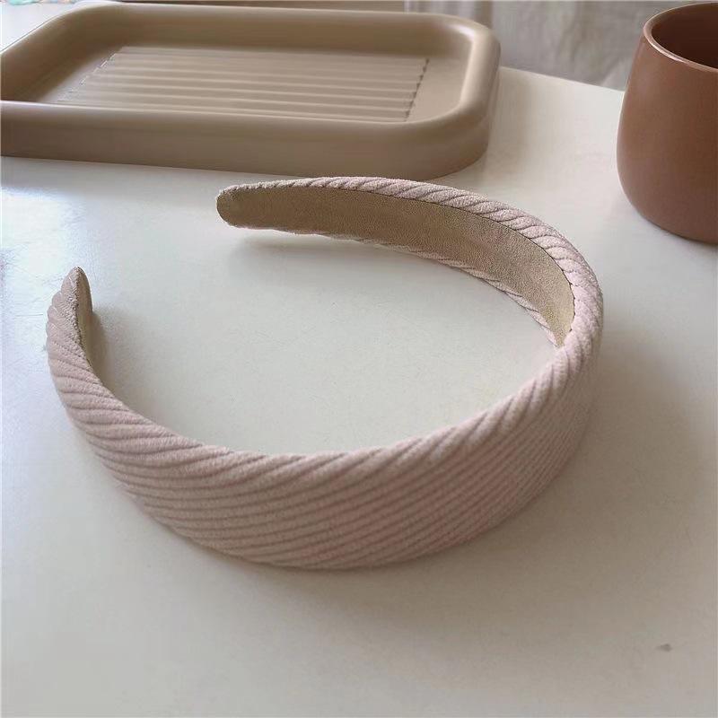 Women's Retro Korean Christmas Headband: High-End Autumn/Winter Hair Jewelry & Versatile Accessory
