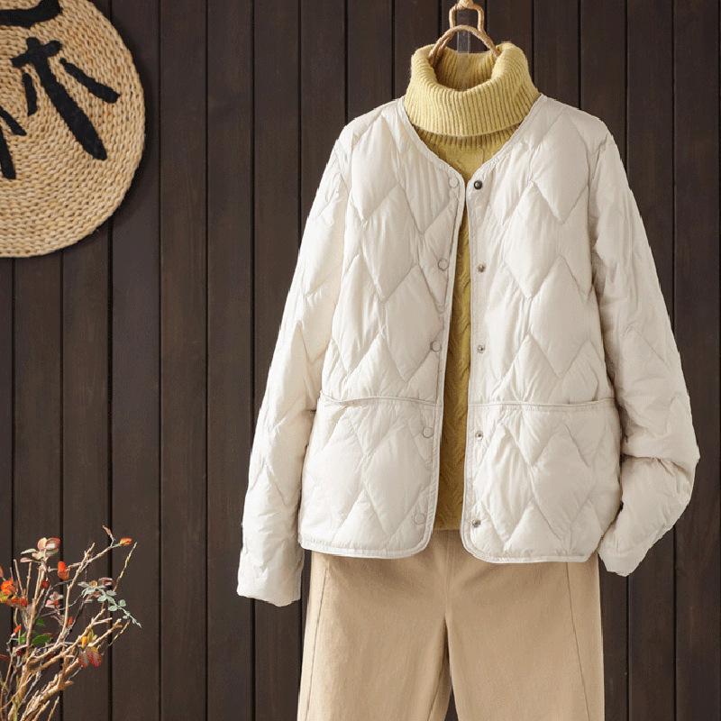 Light and Thin White Duck Down Jacket Women's Short Winter Fashion Foreign Style Casual Round Neck Warm Jacket Tide