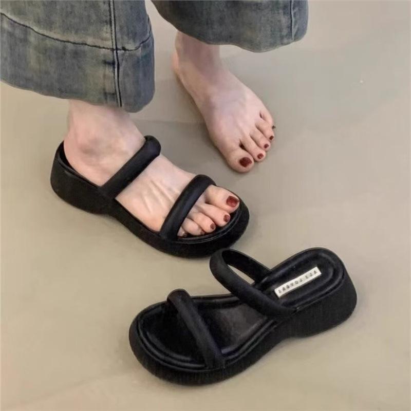 Slippers Summer 2025 New Silver Round Head with Muffin Platform Beach Sandals Slope Heel Versatile Sandals