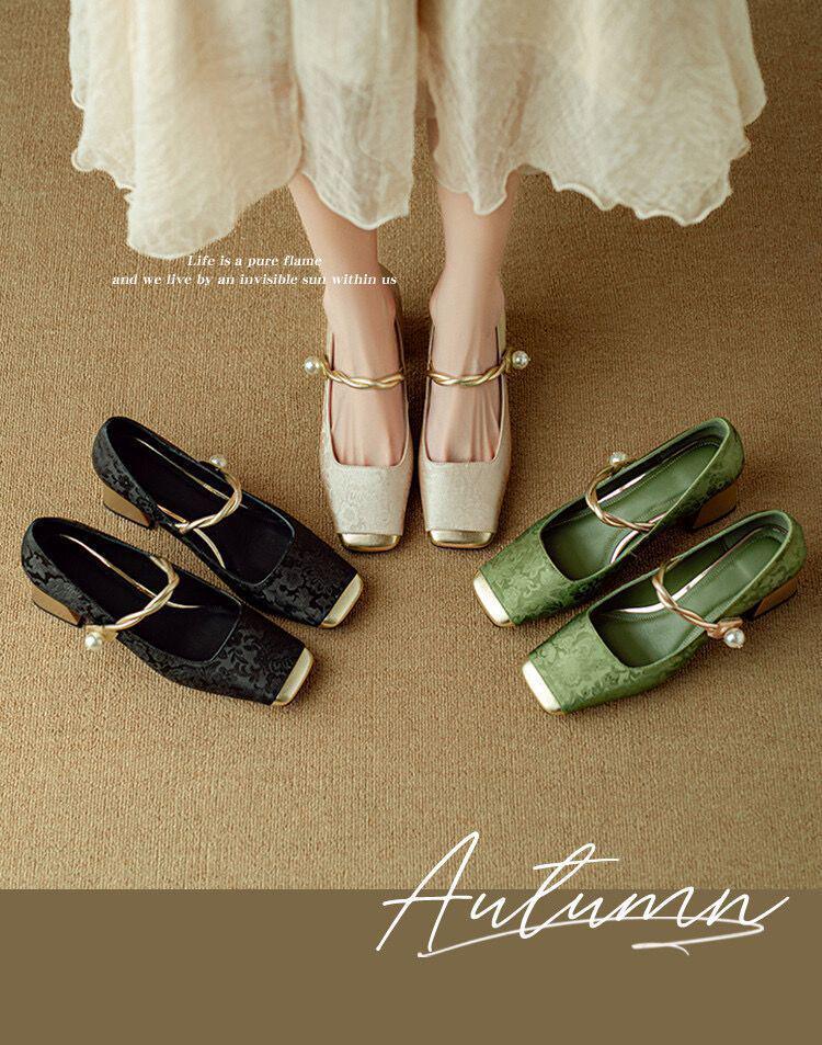 2025 Retro Chinesischer Stil Mary Janes mit eckiger Zehenpartie und hohen Absätzen aus Mikrofaserleder