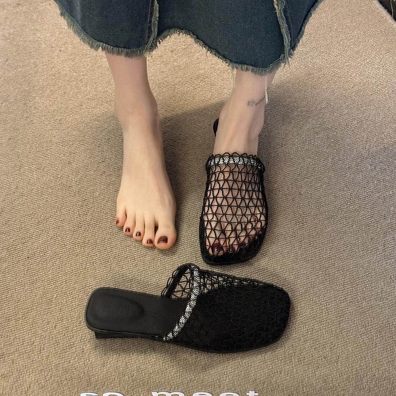 New Style of Flat-bottomed Flip-flops with Woven Shoes Toe Coverings and Half Slippers