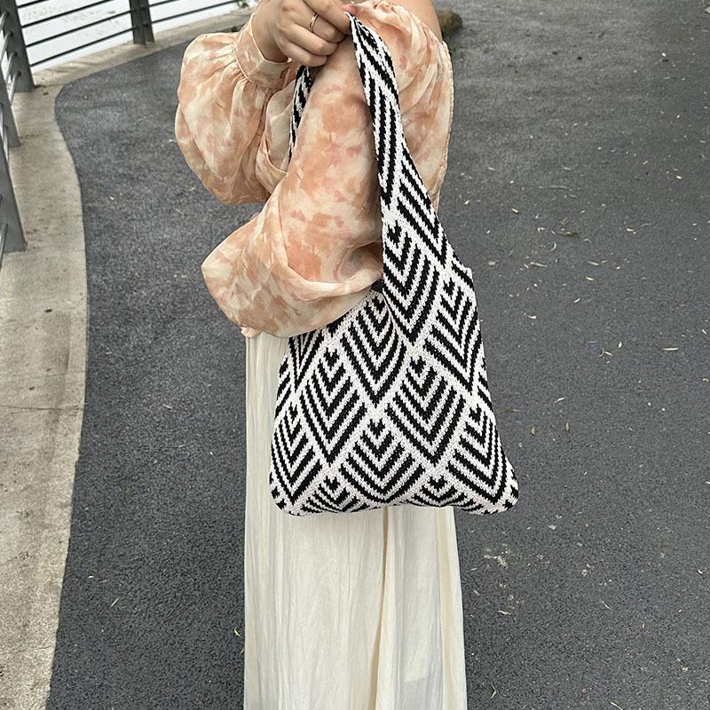 Fashion Geometric Contrast Color Handmade Knitted Handbag Women Minimalist Large Capacity Crochet Shoulder Bag
