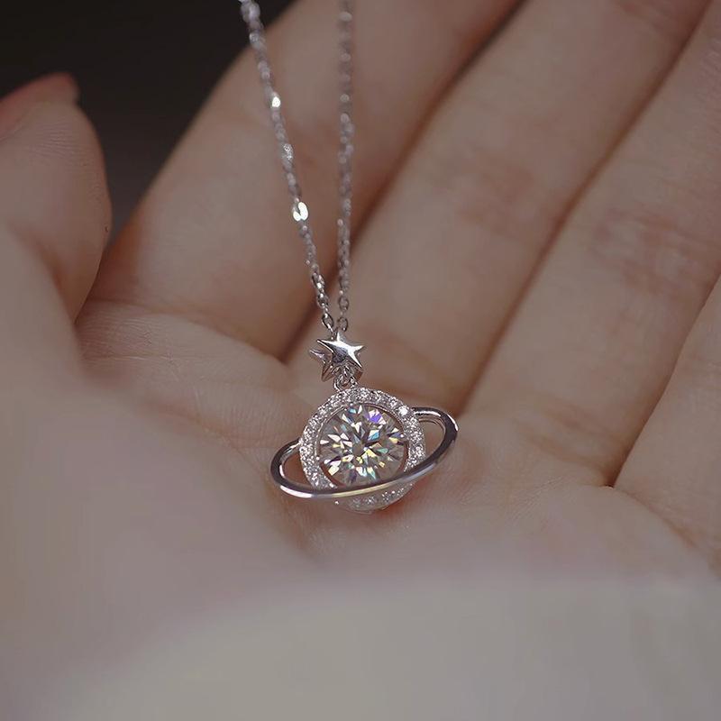 Titanium Steel Does Not Fade, Simple High-End Necklace Women'S Design Temperament Collarbone Chain Fashionable Personalized Pendant