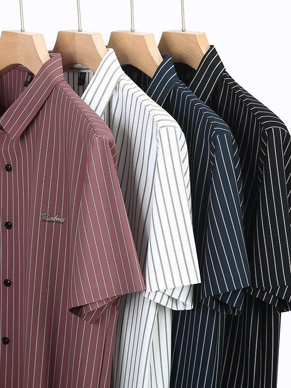 Men's Vertical Striped Short-Sleeve Non-Iron Shirt - Summer Fashion for Dad