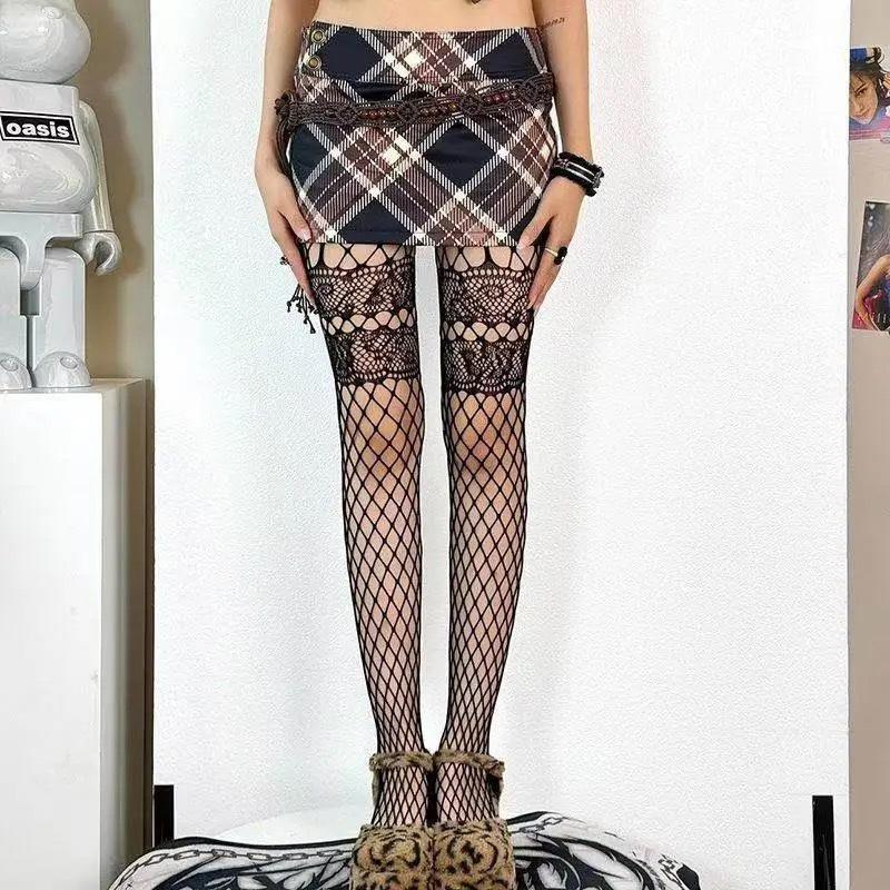 New Sexy Tights Women Summer Fishnet Stockings Hollow Out Floral Lace Fishing Net Pantyhose Women Tights Thin Mesh Hosiery
