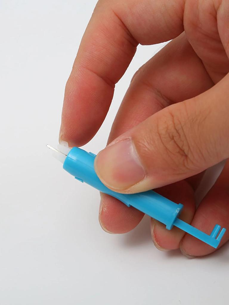 Sewing Machine Needle Inserter Threader Stitch Insertion Tool Automatic Threader Quick Sewing Threader Needle Changer Hold
