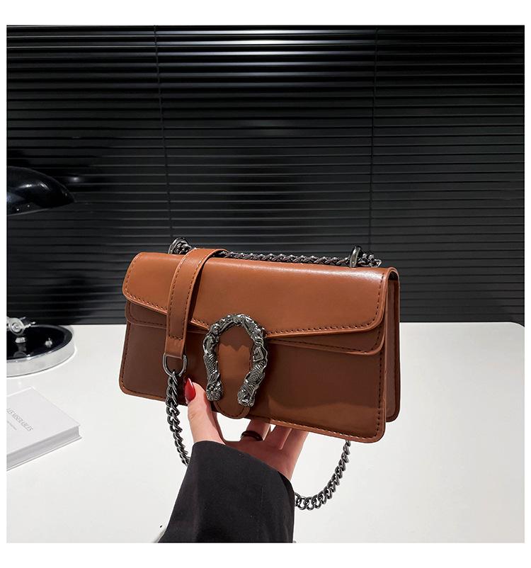 Modna kwadratowa torebka crossbody na łańcuszku damska 2025