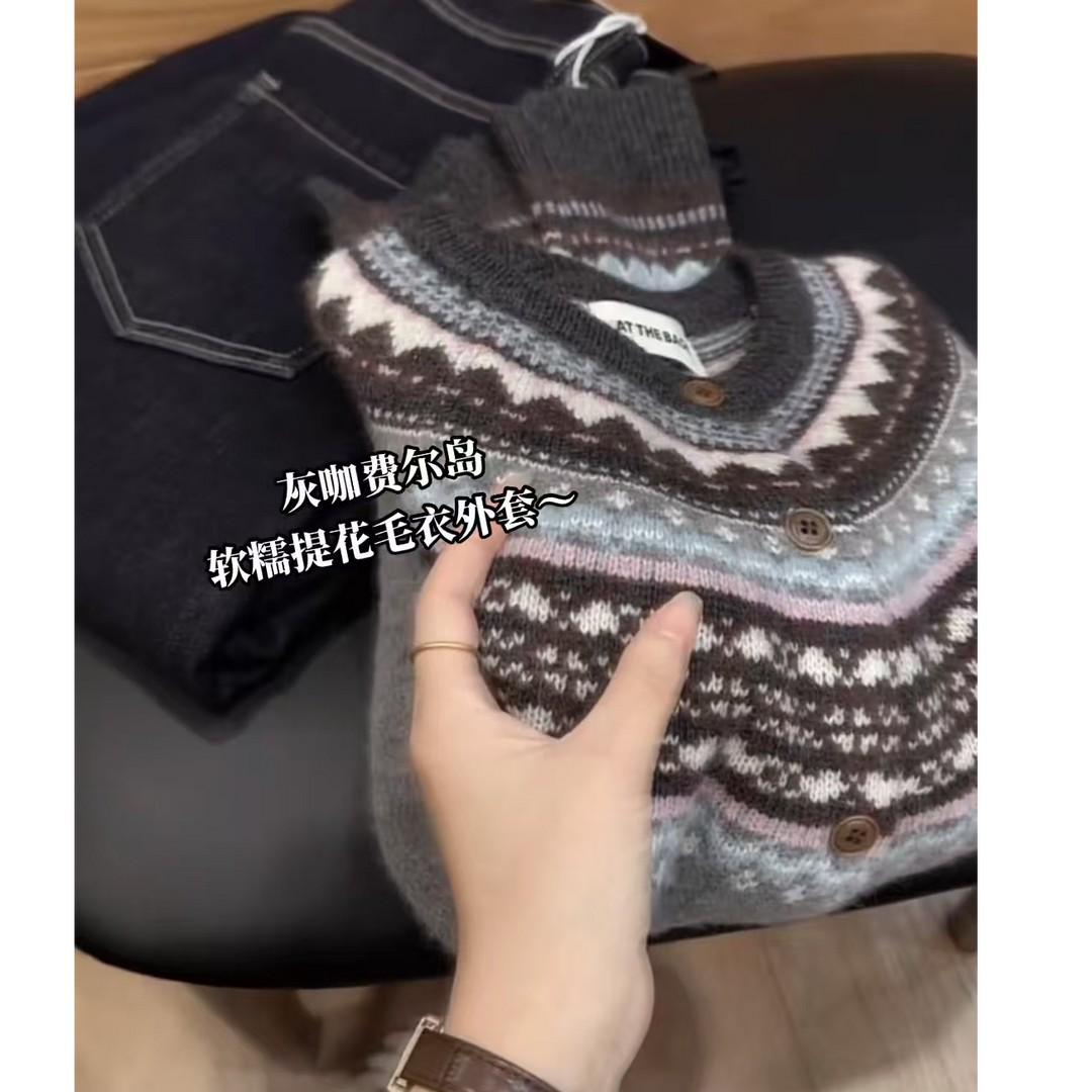

Женский ретро зимний костюм с блоками цвета Fair Isle 2025: Стильный круглый вырез с жаккардовым узором, базовый пуловер-рубашка. L [Recommended for 52.5-57.5kg]