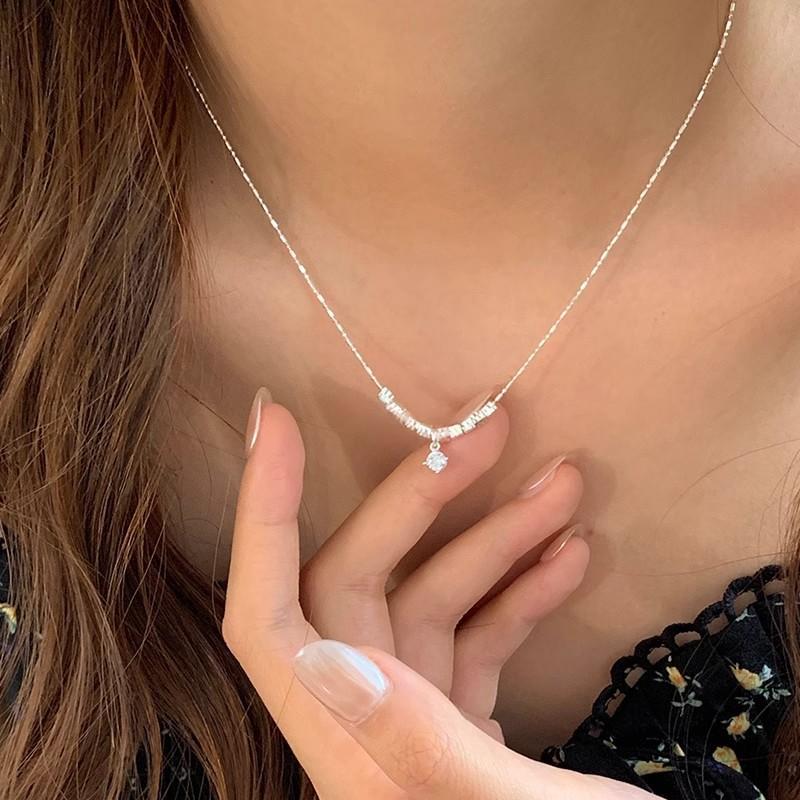 Fragmented Ice Cube Necklace for Women's Versatile Ins Style Clavicle Chain Pendant Necklace for Women's Light Luxury High End Feeling