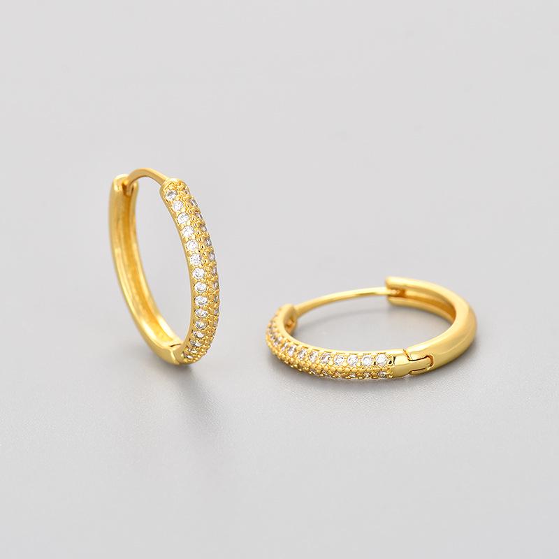 Elegant Micro-Pave Circle Earrings 2024: Trendy Niche Design, Simple Ear Cuff, Light Luxury High-End Style.