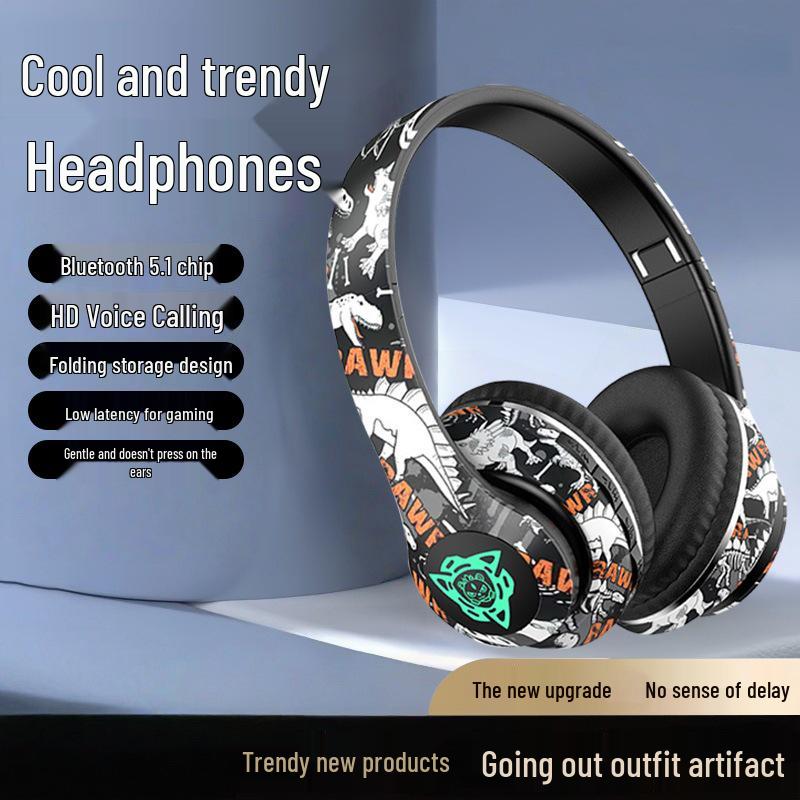 

Large Earcup Graffiti Over-Ear Bluetooth Gaming Headphones P35 - Noise Cancelling, Wireless, Cool Design