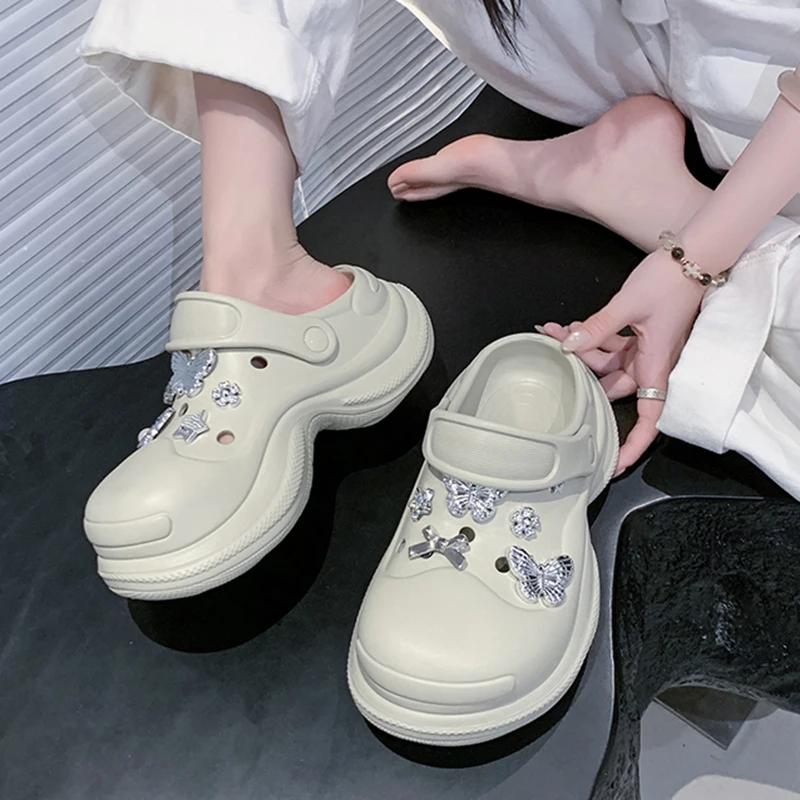 Fashion Crystal Butterfly Platform Clogs Sandals for Women Summer Closed Toe Thick Bottom Sandles Woman Outdoor Non Slip Beach Slippers