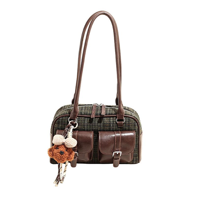 Large Capacity Bag Women's Autumn and Winter 2025 New Woolen Retro Shoulder Armpit Bag Casual Work Commuter Pillow Bag