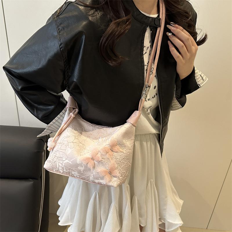 New Chinese style national style bag women's 2025 new trendy fashion super fire hand bag casual shoulder messenger bag