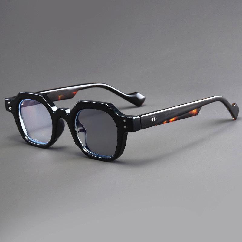 

Comfortable Square Men s Photochromic Reading Glasses Women Trendy Far Sight Eyeglasses Unisex Retro Color Changing Presbyopia +4