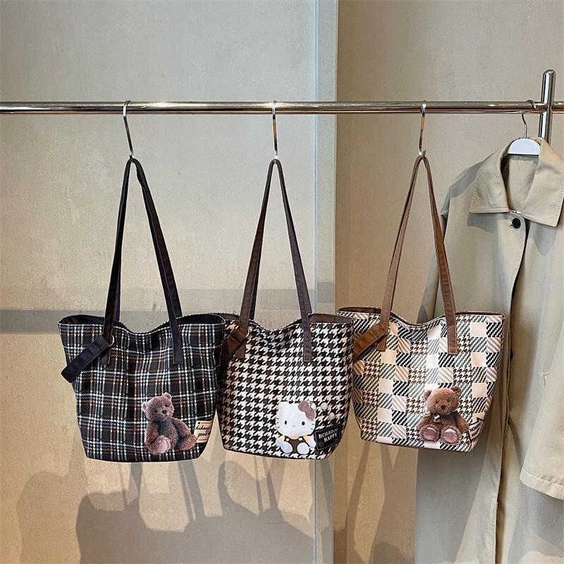 New Style Plaid Tote Bag: Versatile, Large-Capacity, Retro Shoulder Handbag for Women