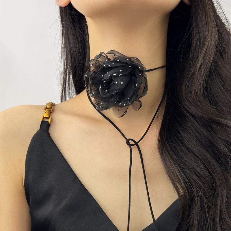 Stylish Rose Blossom Necklace Simulation Flower Neckchain Women Girls Collarbone Chain Eye Catching Choker Accessory