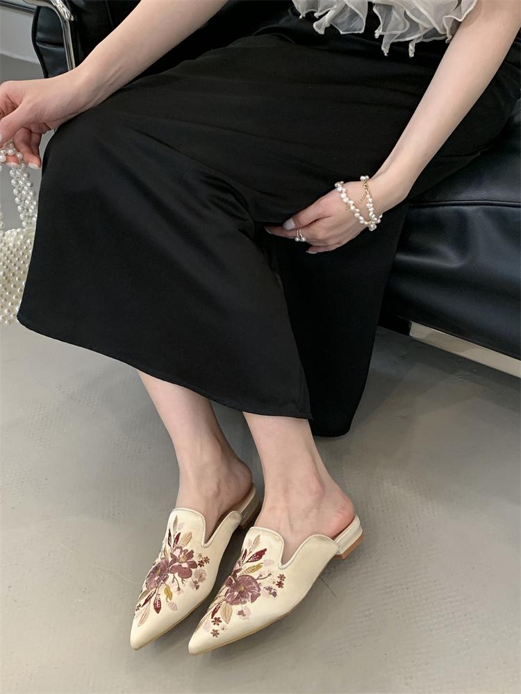 Eilyken Summer Shallow Pointed Toe Women Slippers Vintage Embroidery Square Low Heels Party Dress Mules Shoes