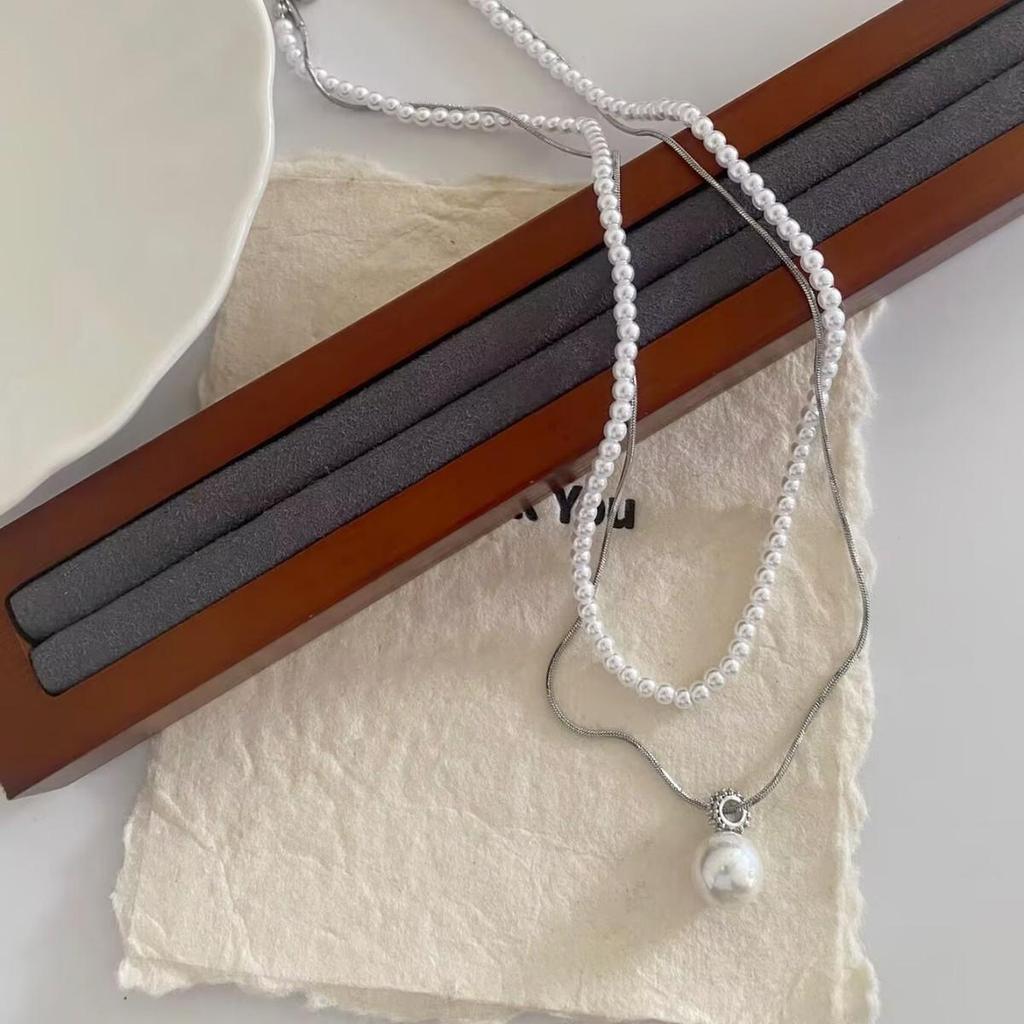 Elegant Double-Layer Pearl Choker Necklace
