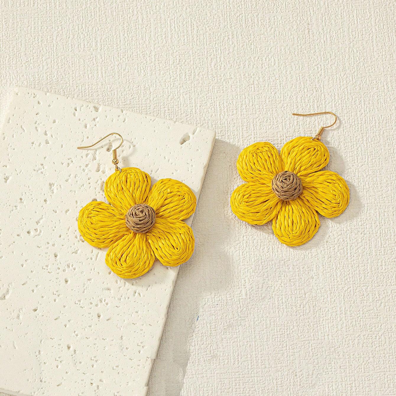 

Earrings vacation Internet celebrity earrings seaside vacation ear hook summer raffia flower hand knitted earrings women жовтий