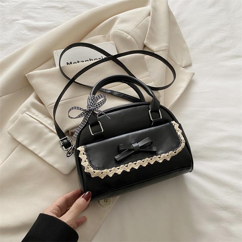 

Простая маленькая женская сумка 2025 года, новая универсальная сумка через плечо, сумка-мессенджер, модная портативная сумка для боулинга чёрный