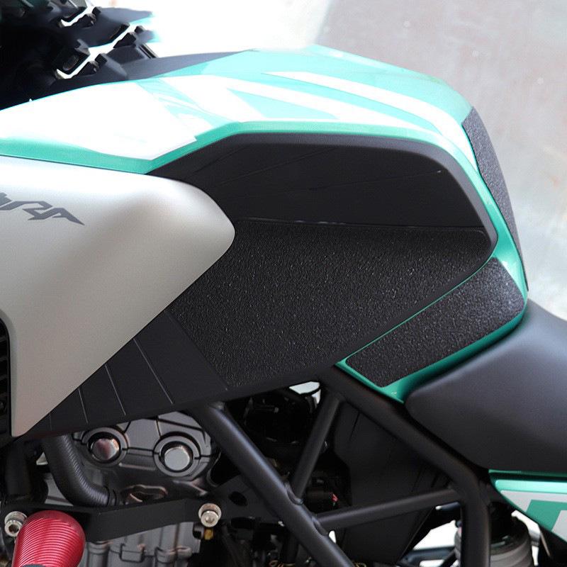 Everest Kayak 321R Anti-Scratch & Anti-Slip Protective Tank Sticker