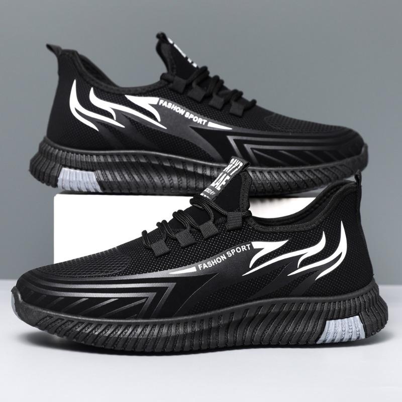 Nieuwe herenschoenen zijn lichte, comfortabele, modieuze en veelzijdige casual reisschoenen, jonge en jeugdige hardloop- en sportschoenen met dikke zolen.