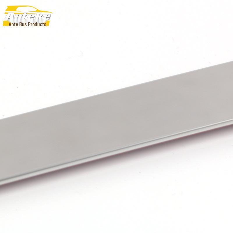 21 P5 Baklucka Trim Dekoration Klistermärke: Repskyddande blank list för bagageutrymmets stötfångare