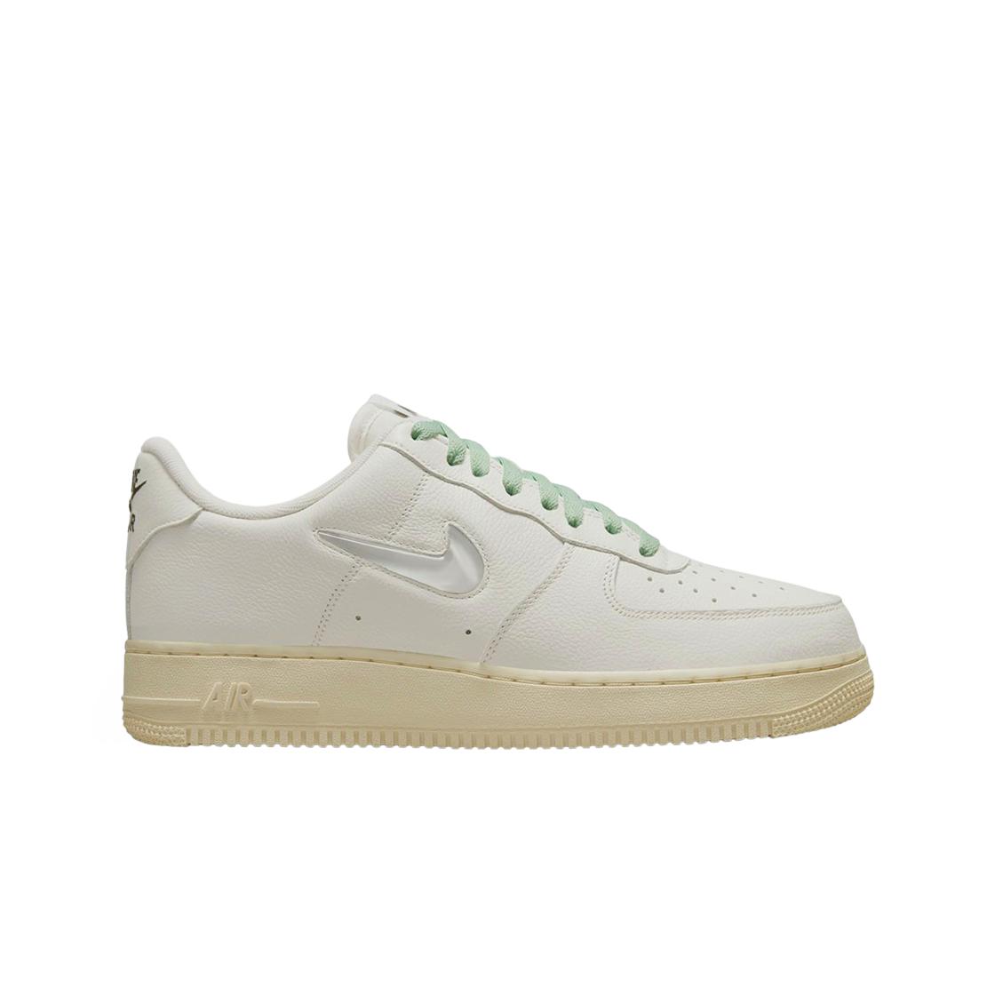 

Мужские кроссовки Nike Air Force 1 07 PRM Vintage Sail DO9785-100