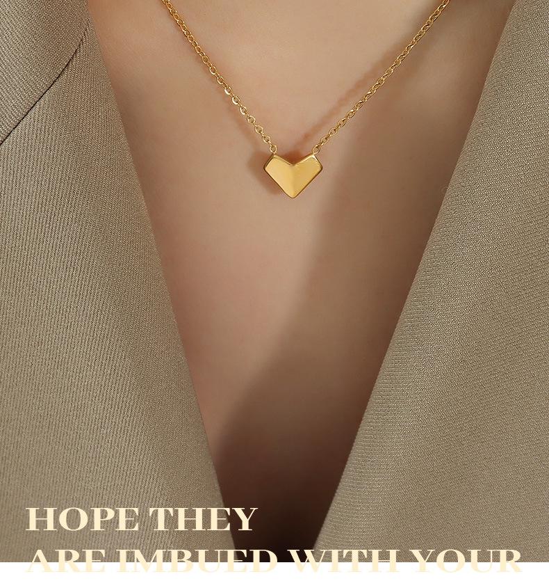 18k Gold-Plated Heart-Shaped Titanium Steel Clavicle Necklace - Handmade, Stylish, for Women