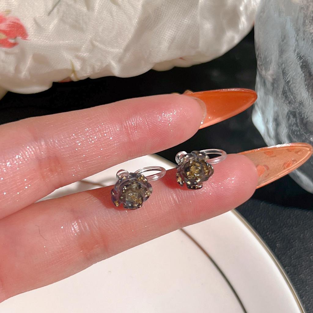 Silver Needle Hollow Flower Fringed Earrings Fashion Personality Cold Wind Long Earrings Temperament Advanced Earrings