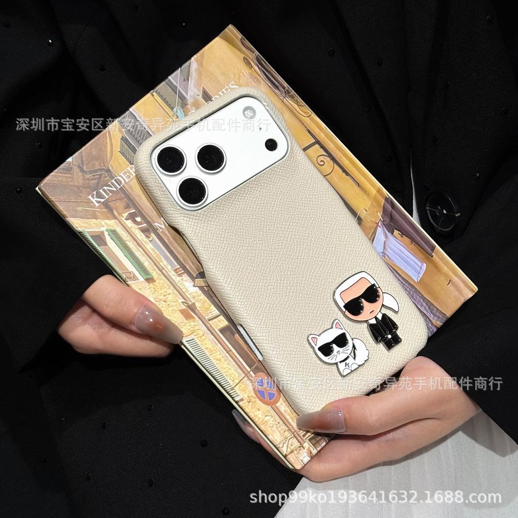 Creative trendy brand, simple and advanced sense, suitable for iPhone17promax doll popular Apple 17 mobile phone case