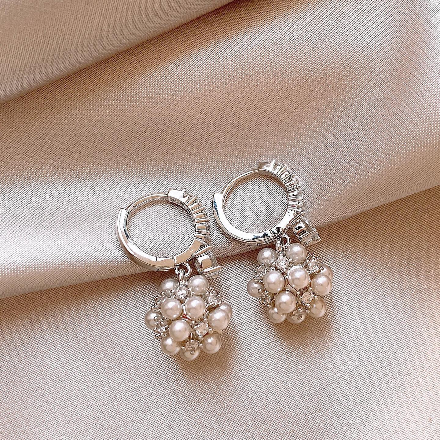 

Zircon pearl flower ball pendant, ear buckle, new popular fashion versatile earrings, light luxury high-end earrings, women