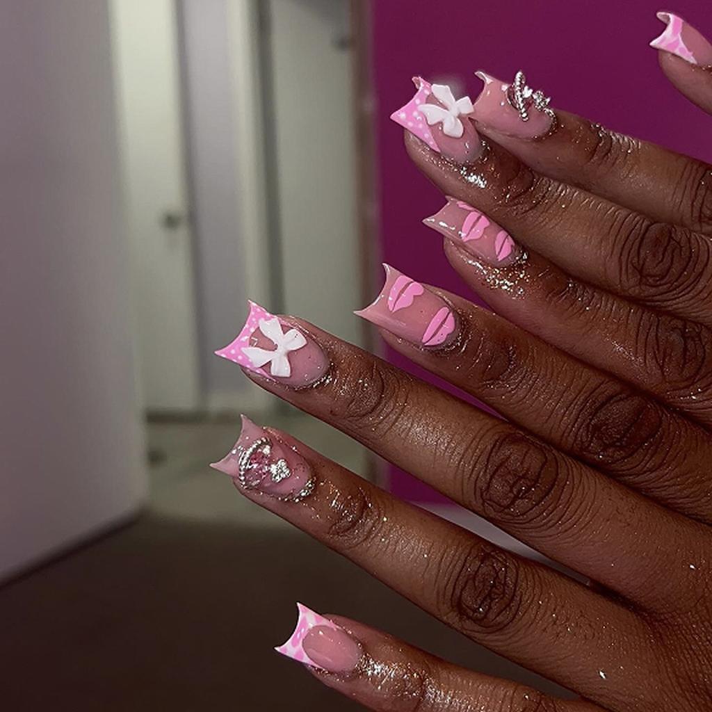 24PCS White French Fake Nails for Women Simple Short Square False Nails Sweet Cool 3D Star with Rhinestone Press on Nails Patch