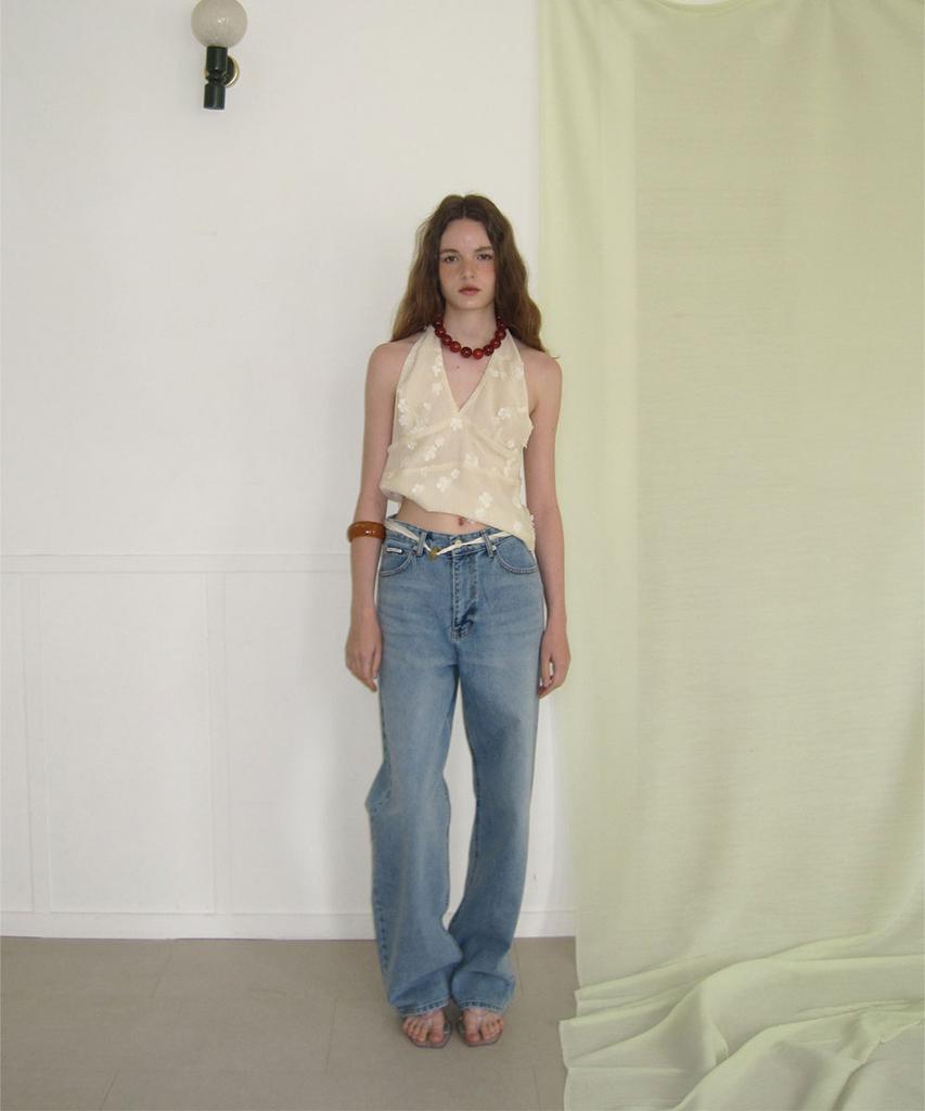 Eopaeleolakaibeu Fem Flower Halter Top - Cream