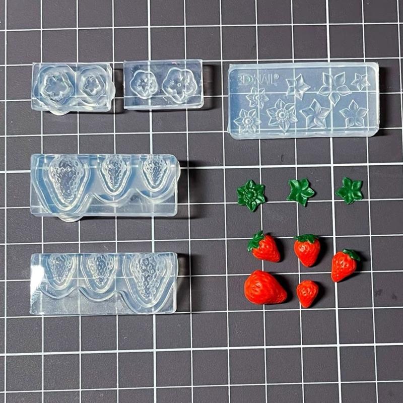 Handmade Epoxy Mold DIY 3D Strawberry and Leaves Silicone Mold Crystal Resin Crafting Tool Project Epoxy Cake Decoration