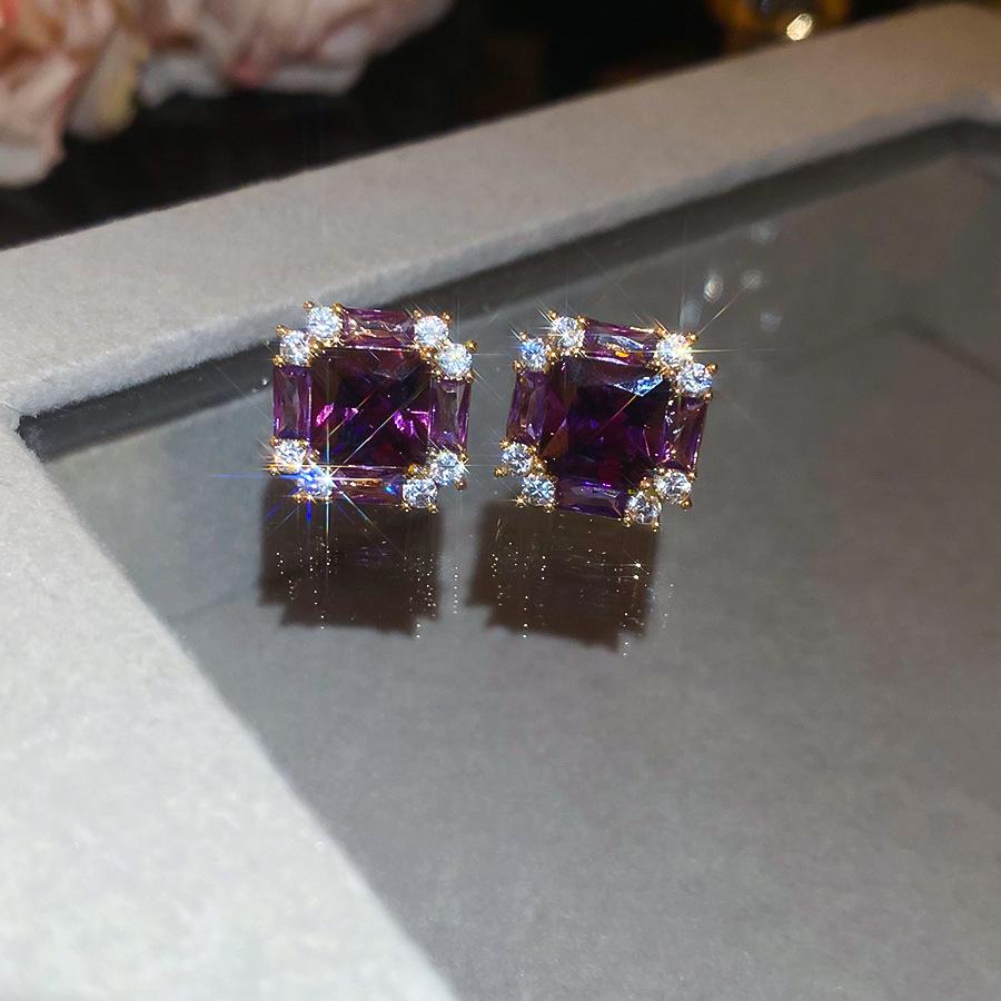 

Сережки-пусети Серце з цирконієм та стразами Срібна голка - Дизайн високої моди