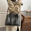 Retro Leopard Print Large Capacity New Tote Bag Simple Fashion Commuter Handbag Fashionable Shoulder Bag