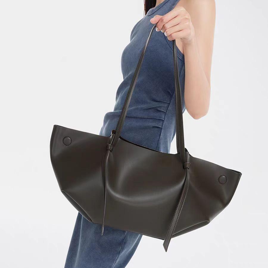 2026 Nuova Moda Borsa a Spalla da Donna in Pelle Scamosciata Sotto Braccio Borsa ad Ala a Spalla Singola Borsa a Gnocchi di Grande Capacità Borsa Tote di Lusso
