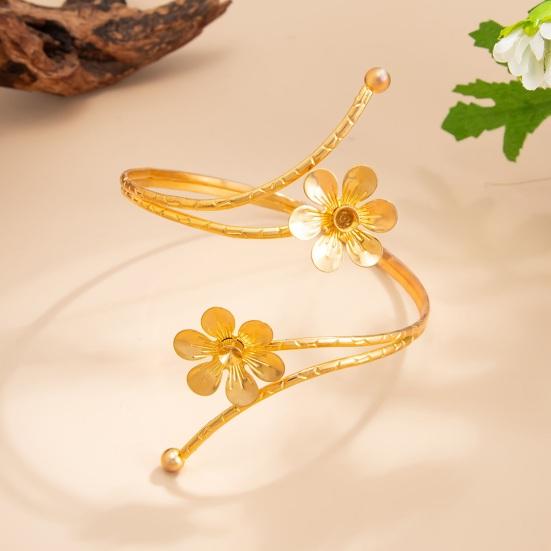 Three-Dimensional Metal Armband, Floral Design Adjustable Open-Winding Arm Bangle, Lightweight Summer Armband for Vacation Daily Wear