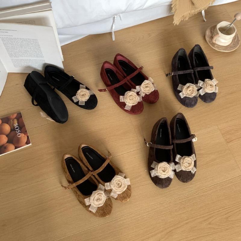 Fairy wind Mary Jane shoes flower buckle single shoes women's shoes 2025 spring and autumn new soft-soled flat-soled shallow mouth beanie shoes
