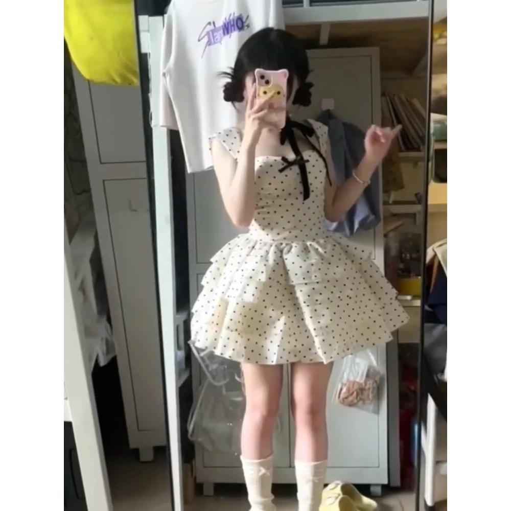 Polka dot sweet cute puffy dress gentle girl waist princess style dress cake dress