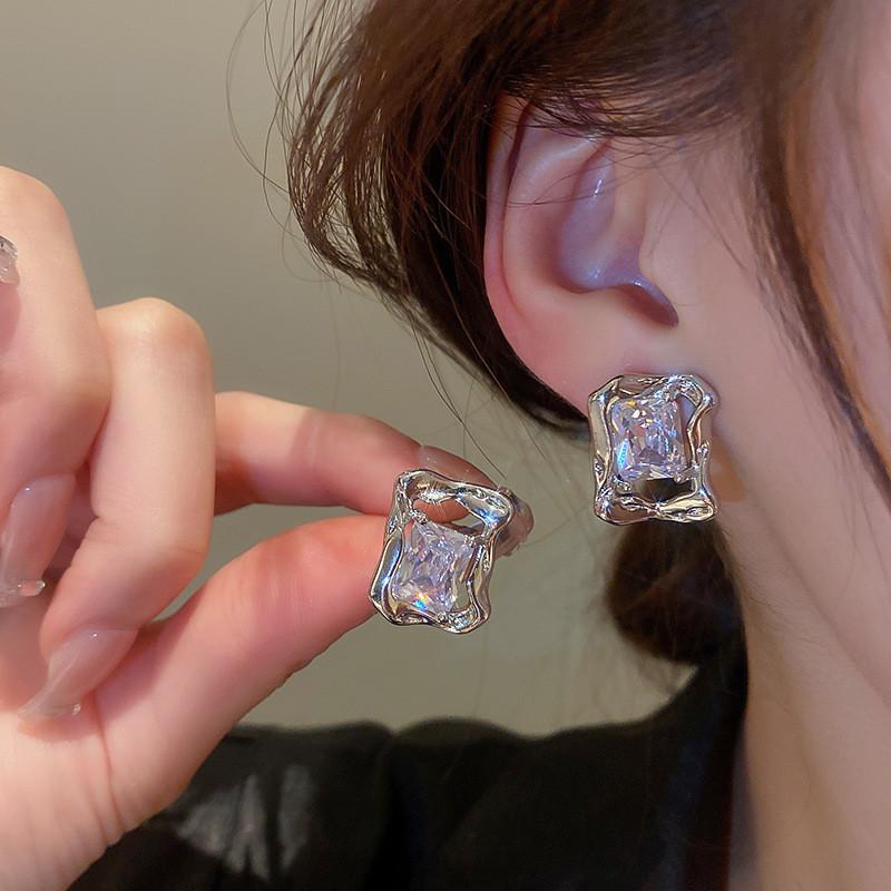 New Square White Zircon Stud Earrings For Women Personality Fashion Daily Wear Accessories Party Jewelry Gift Wholesale