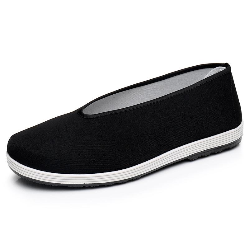 Unisex Slip-On Non-Slip Breathable Black Cloth Shoes - Trendy, Durable Chinese-Style Footwear for Work and Casual Wear