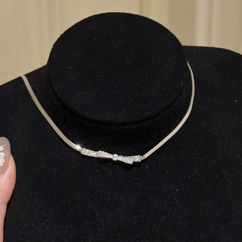 Bow Snake Bone Chain Stud Earrings Small Fresh And Sweet Elegant Collarbone Chain Fashionable Versatile Blade Chain Set