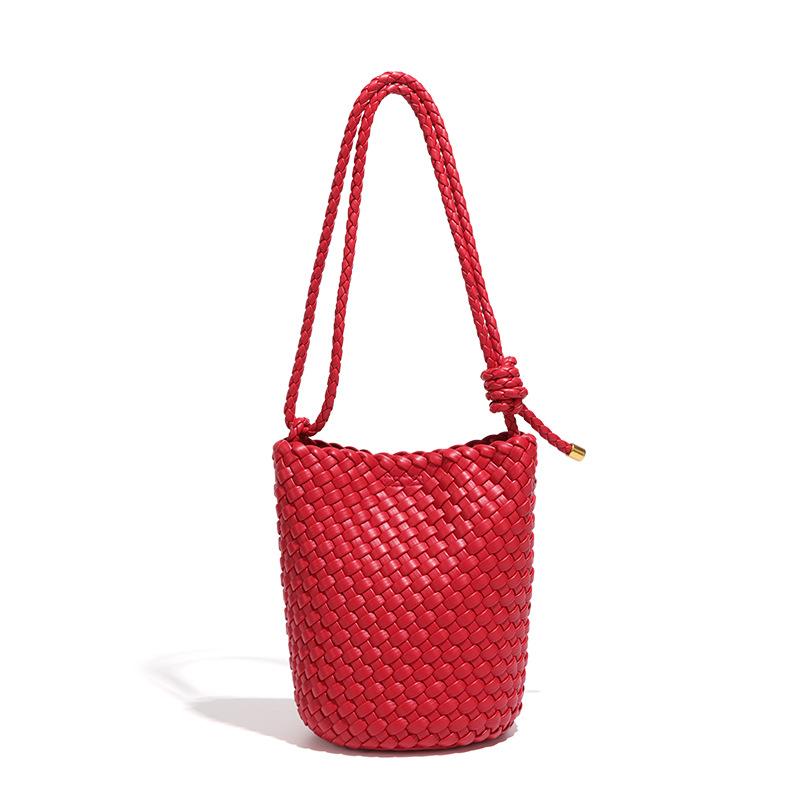 

Solid color soft leather woven bucket vegetable basket bag 25 new casual simple large capacity tote bag shoulder messenger bag