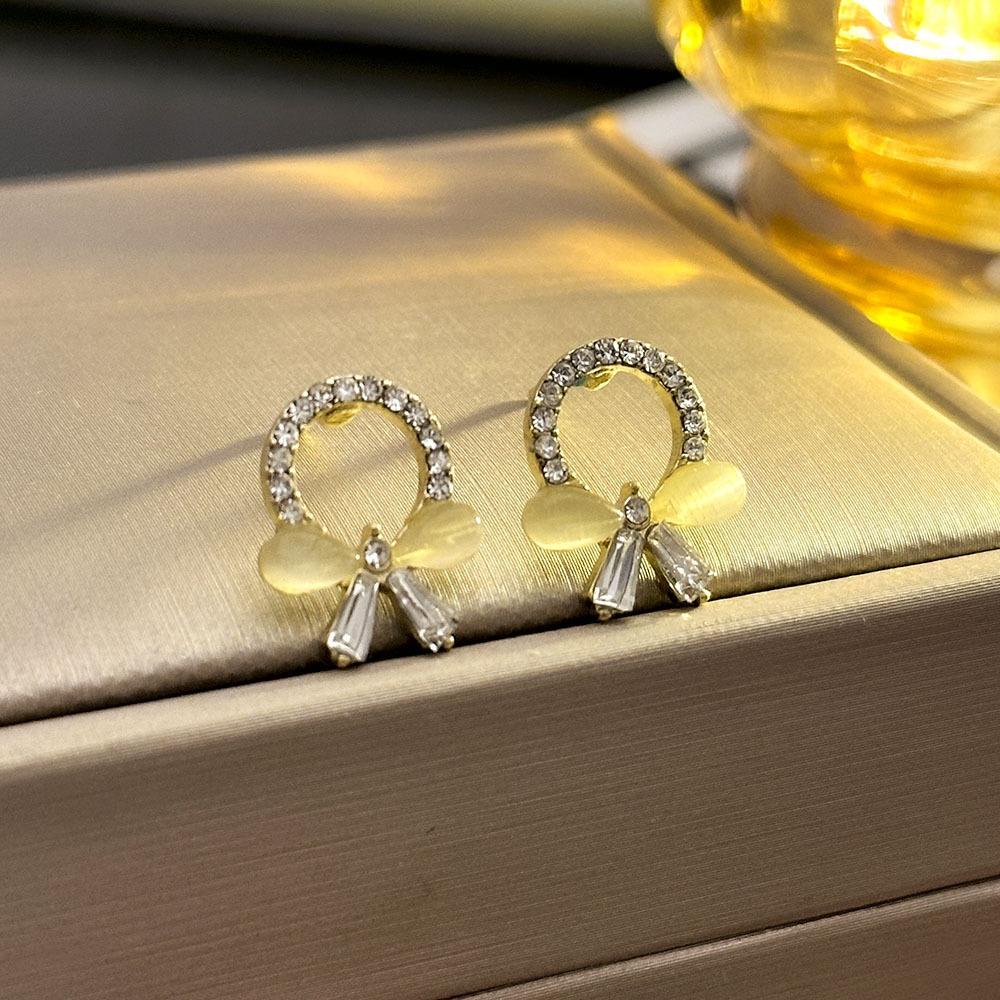 Boucles d'oreilles clous Petite Perle Aiguille Argent Tempérament Haut de gamme Géométriques Boucles d'oreilles pour Trou d'oreille Mignonnes Serties de Diamants Boucles d'oreilles Personnalisées