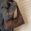 Hochwertige einseitige Achseltasche Damen Retro-Textur Große Kapazität Damen-Tasche Nischen-Tragetasche