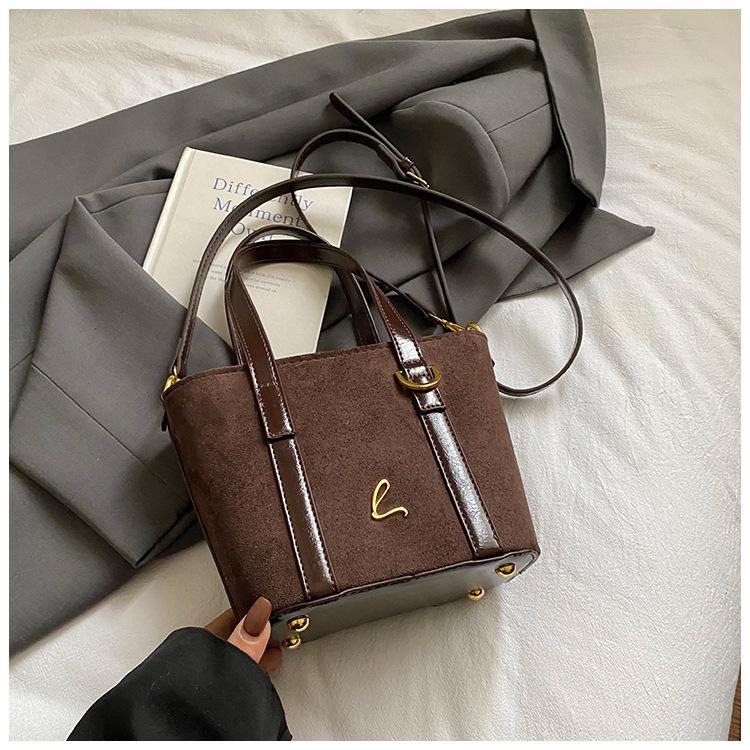 Premium sense retro portable small bag women's 2025 autumn and winter new leopard print commuter shoulder bag fashion messenger bag